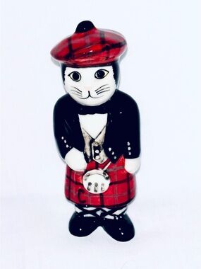 Scottish Pottery Cat Quail Ceramics Red Tartan Kilt Sporran Tam England